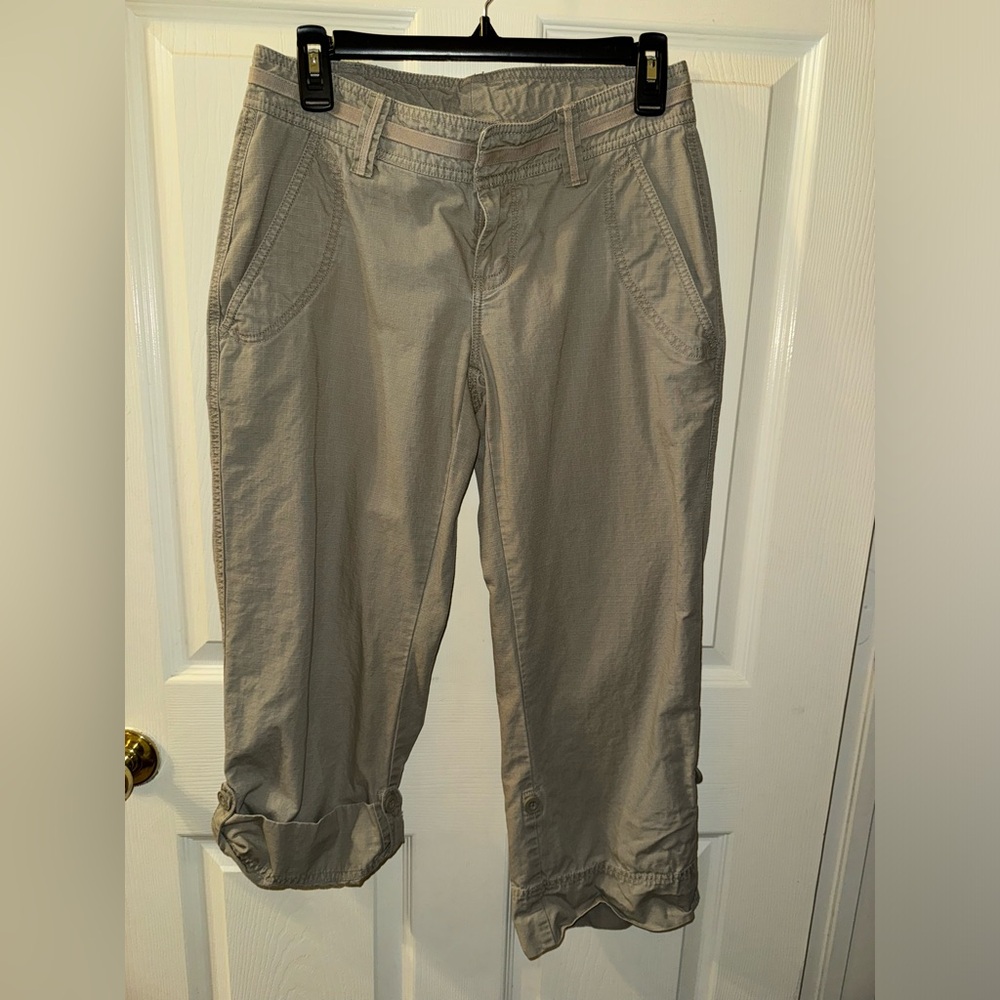The North Face cargo pants, size 4 ‎ pockets, wide leg/ankle.